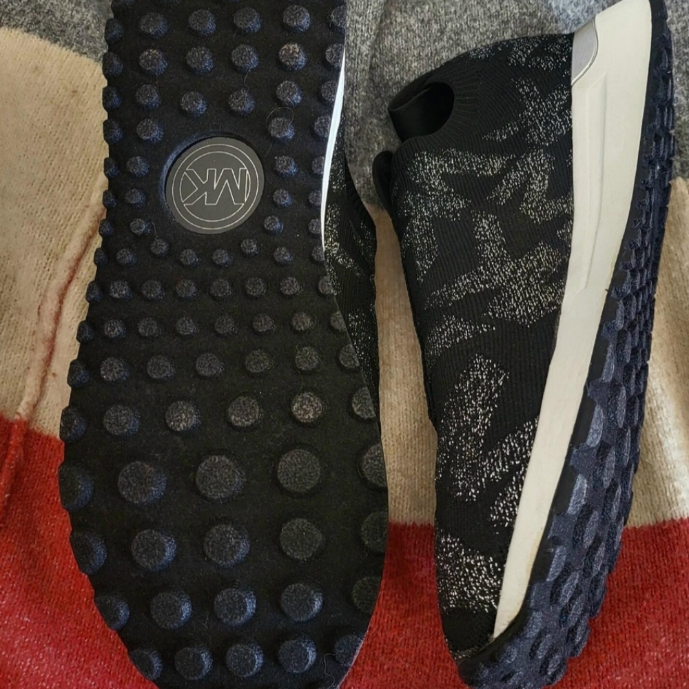 New Michael Kors Sneakers - Picture 4 of 4